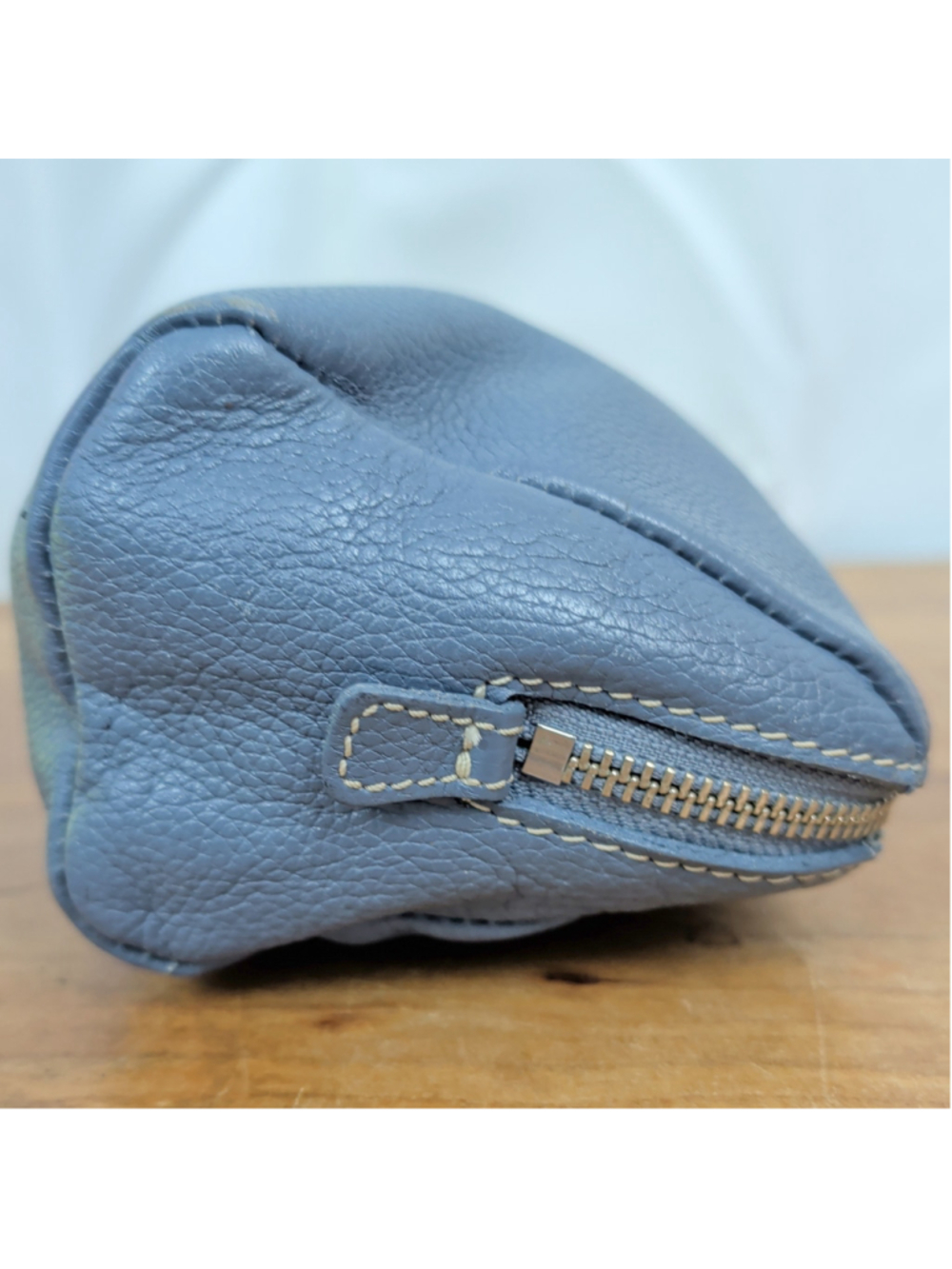 Roots Canadian Made Blue Leather Cosmetics Bag - Picture 8 of 9